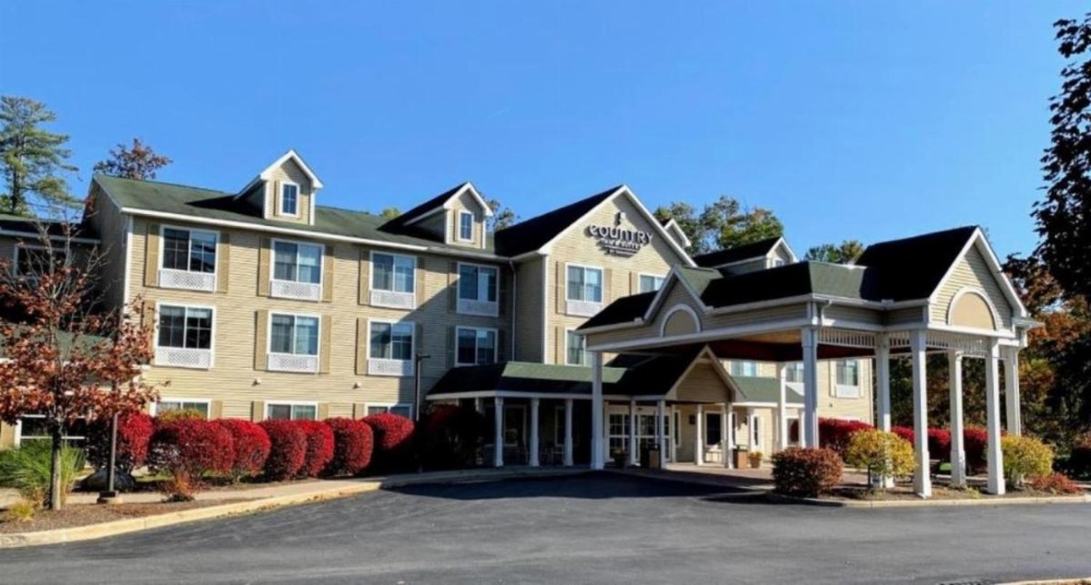 Country Inn & Suites by Radisson, Lake George (Queensbury), NY